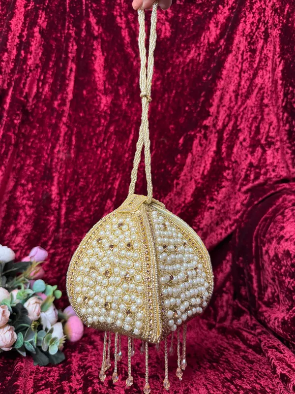 Lotus_Potli